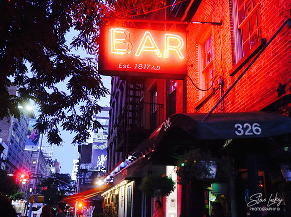 'The Ear' bar