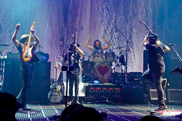 Neil Young and The Promise of the Real Capitol Theatre, Port Chester, NY