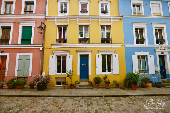 Rue Crémieux, Paris, France